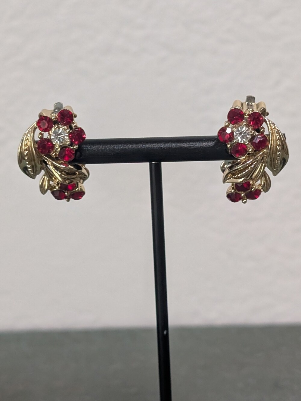 Vintage Lisner Flower Ruby Red & Clear Rhinestone Clip On Earrings Gold Tone